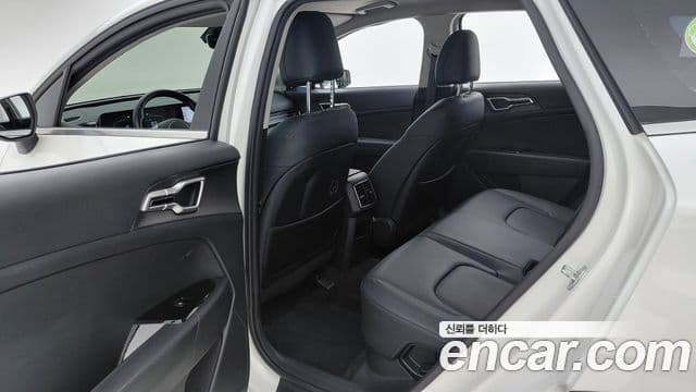 Kia Sportage 2023 — Фото 12/20
