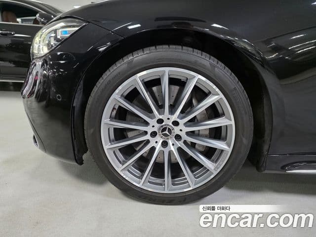 Mercedes-Benz S-Class 2021 — Photo 8/18