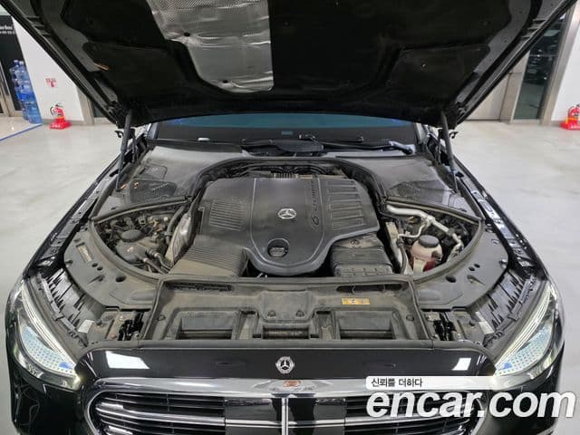 Mercedes-Benz S-Class 2021 — Photo 2/18
