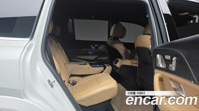 Mercedes-Benz GLS-Class 2025 — Photo 3/36