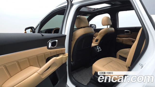 Kia Sorento 2022 — Фото 12/20