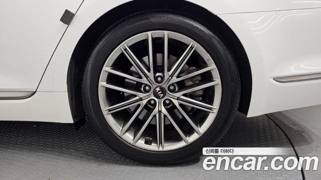 Kia The K9 2019 — Photo 15/33