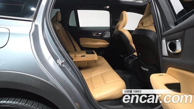 Volvo V60 Cross Country 2020 — Фото 11/20