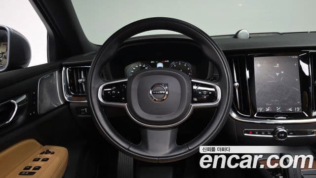 Volvo V60 Cross Country 2020 — Фото 13/20