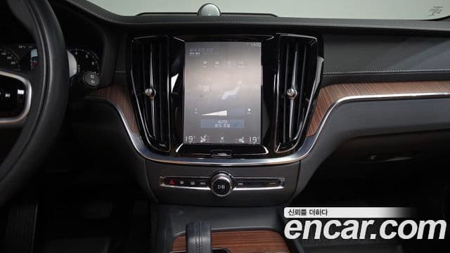 Volvo V60 Cross Country 2020 — Фото 14/20