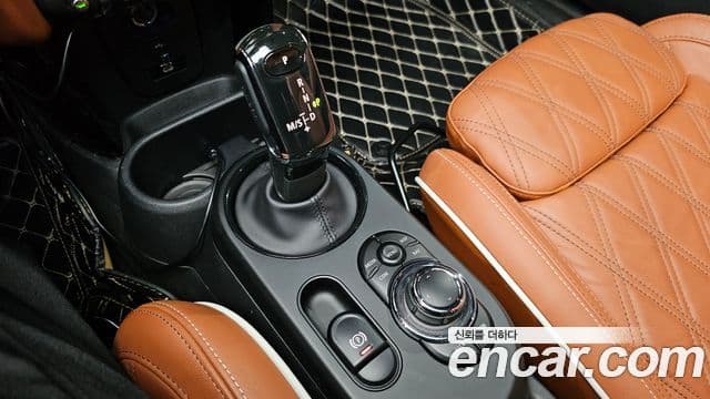 Mini Cooper S Convertible 2021 — Фото 9/20