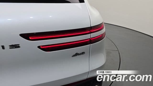 Genesis GV70 2022 — Şəkil 28/35