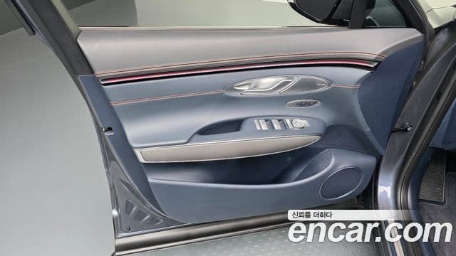 Genesis GV70 2024 — Şəkil 36/37