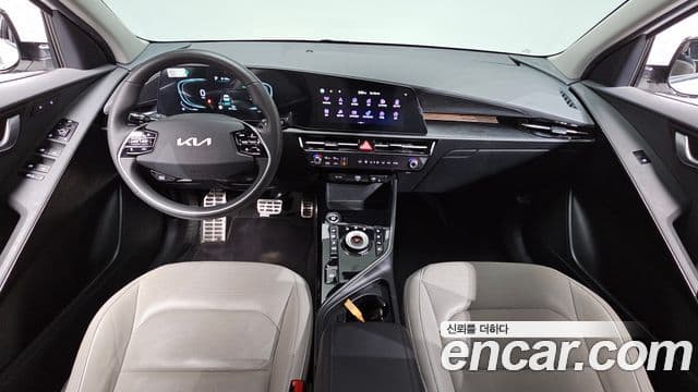 Kia Niro 2022 — Фото 7/20