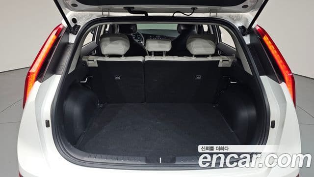 Kia Niro 2022 — Фото 20/20