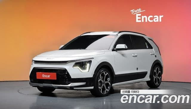 Kia Niro 2022 — Фото 1/20