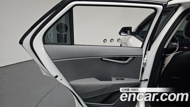 Kia Niro 2022 — Şəkil 22/33