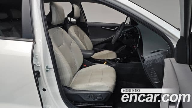 Kia Niro 2022 — Şəkil 25/33