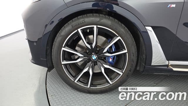 BMW X7 2022 — Photo 26/31