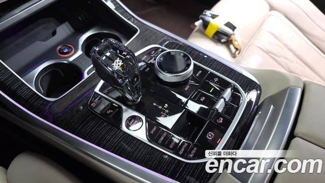 BMW X7 2022 — Photo 30/31