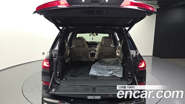 BMW X7 2022 — Photo 4/31