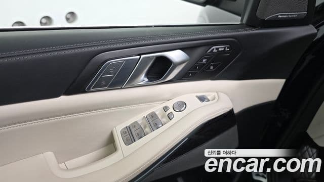 BMW X7 2022 — Photo 10/31