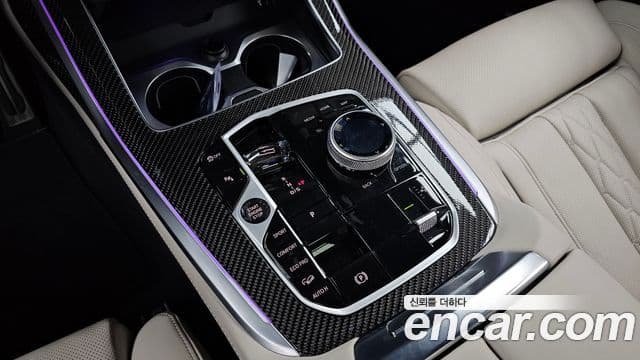 BMW X7 2025 — Photo 30/35