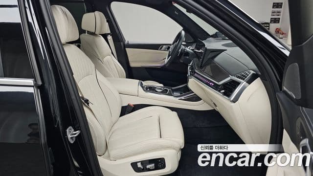 BMW X7 2025 — Photo 32/35