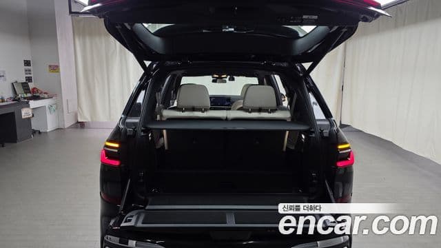 BMW X7 2025 — Photo 8/35
