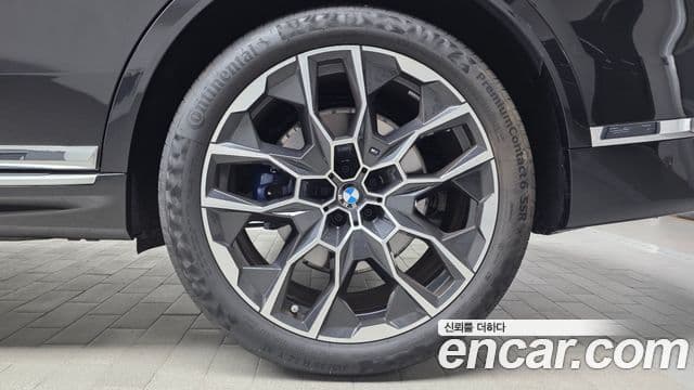 BMW X7 2025 — Photo 22/35