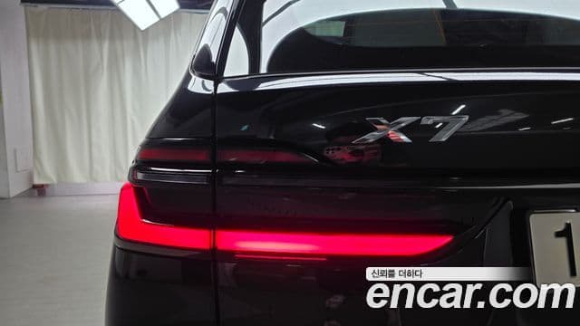 BMW X7 2025 — Photo 28/35