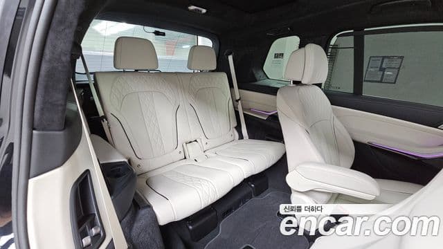 BMW X7 2025 — Photo 17/35
