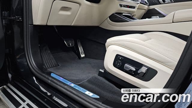 BMW X7 2025 — Photo 16/35