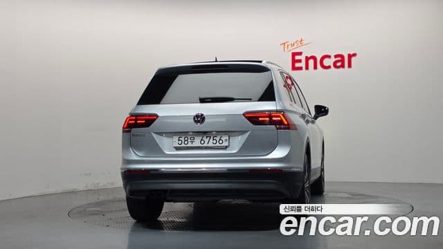 Volkswagen Tiguan 2018 — Photo 13/20
