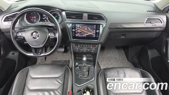 Volkswagen Tiguan 2018 — Photo 19/20
