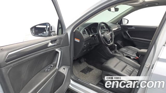 Volkswagen Tiguan 2018 — Photo 2/20