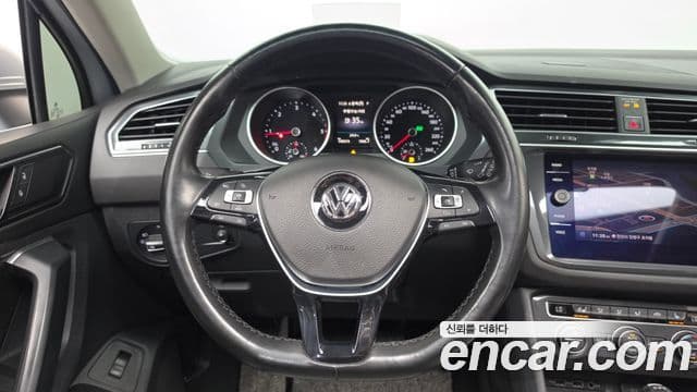 Volkswagen Tiguan 2018 — Photo 8/20