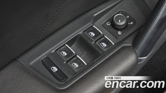 Volkswagen Tiguan 2018 — Photo 5/20