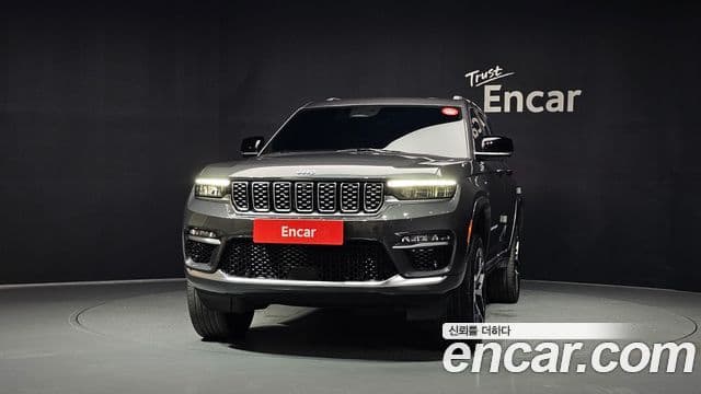 Jeep Grand Cherokee 2023 — ფოტო 12/36