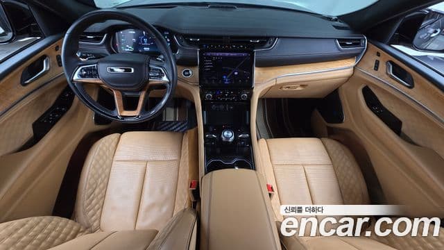 Jeep Grand Cherokee 2023 — ფოტო 24/36