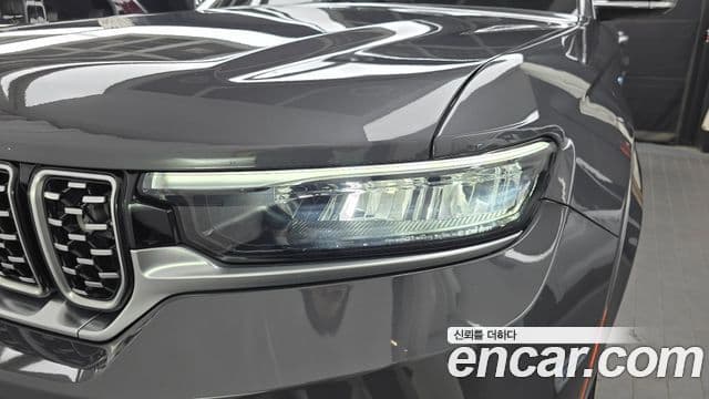 Jeep Grand Cherokee 2023 — ფოტო 4/36