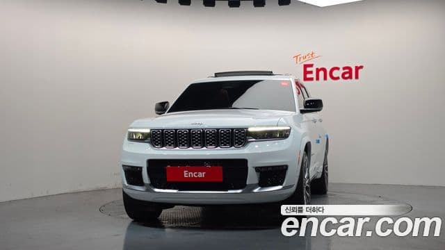 Jeep Grand Cherokee 2021 — Photo 8/20