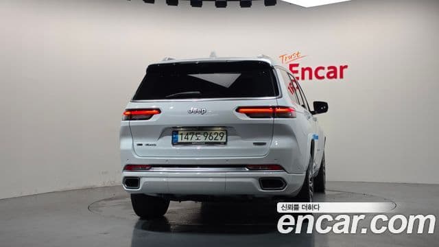 Jeep Grand Cherokee 2021 — Photo 12/20