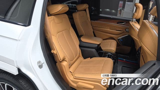 Jeep Grand Cherokee 2021 — Photo 14/20