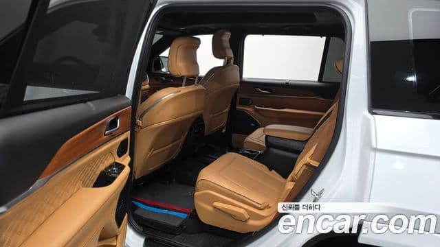 Jeep Grand Cherokee 2021 — Photo 2/20