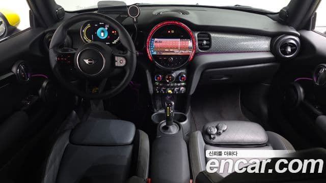 Mini Cooper Electric 2023 — ფოტო 15/32