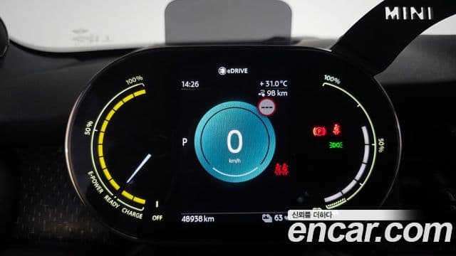 Mini Cooper Electric 2023 — ფოტო 4/32