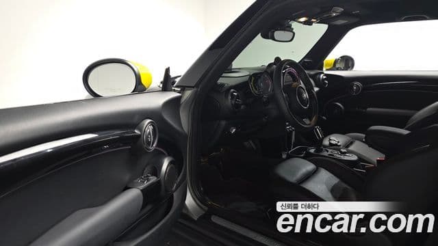 Mini Cooper Electric 2023 — ფოტო 5/32