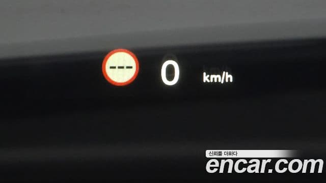 Mini Cooper Electric 2023 — ფოტო 28/32