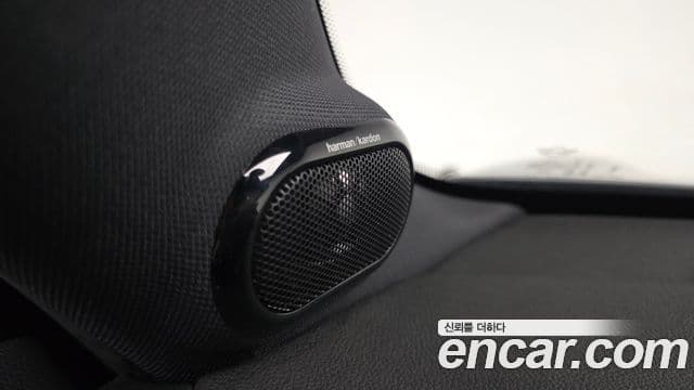 Mini Cooper Electric 2023 — ფოტო 23/32