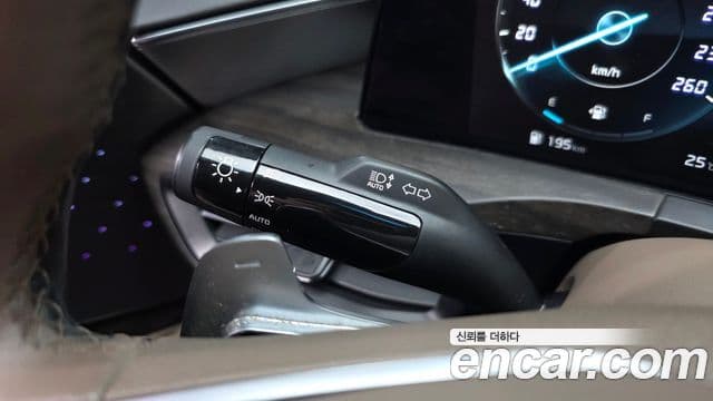 Kia K8 2022 — Şəkil 16/35