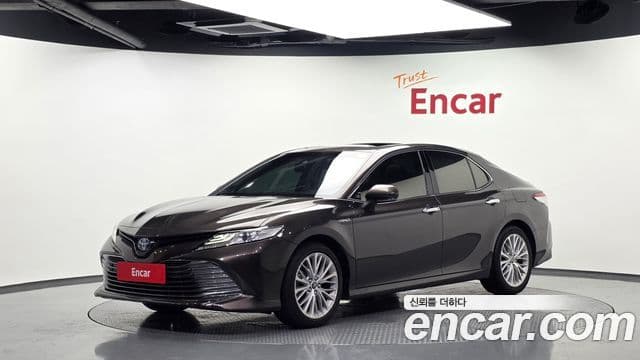 Toyota Camry 2019 — Şəkil 12/32