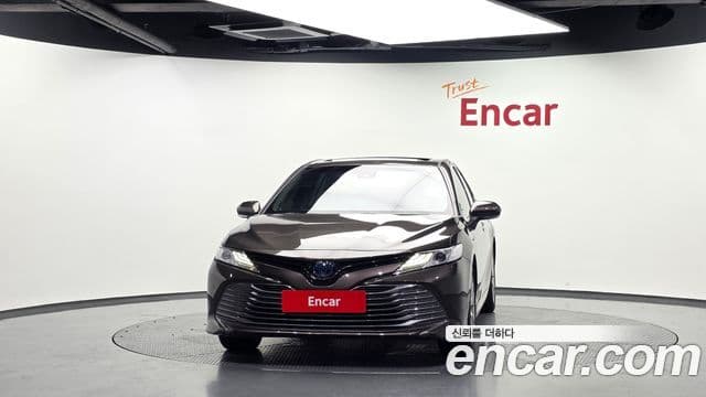 Toyota Camry 2019 — Şəkil 15/32