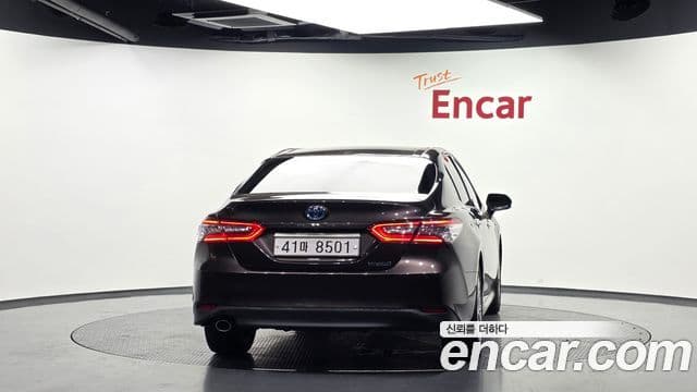Toyota Camry 2019 — Şəkil 16/32