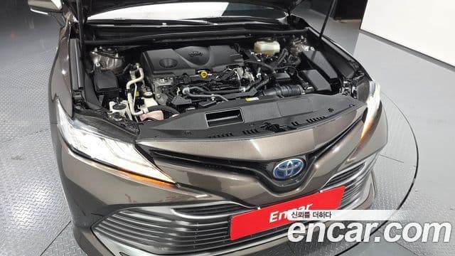 Toyota Camry 2019 — Şəkil 10/32